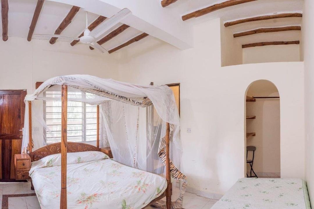 Kijani Cottages Diani Diani Beach Bagian luar foto