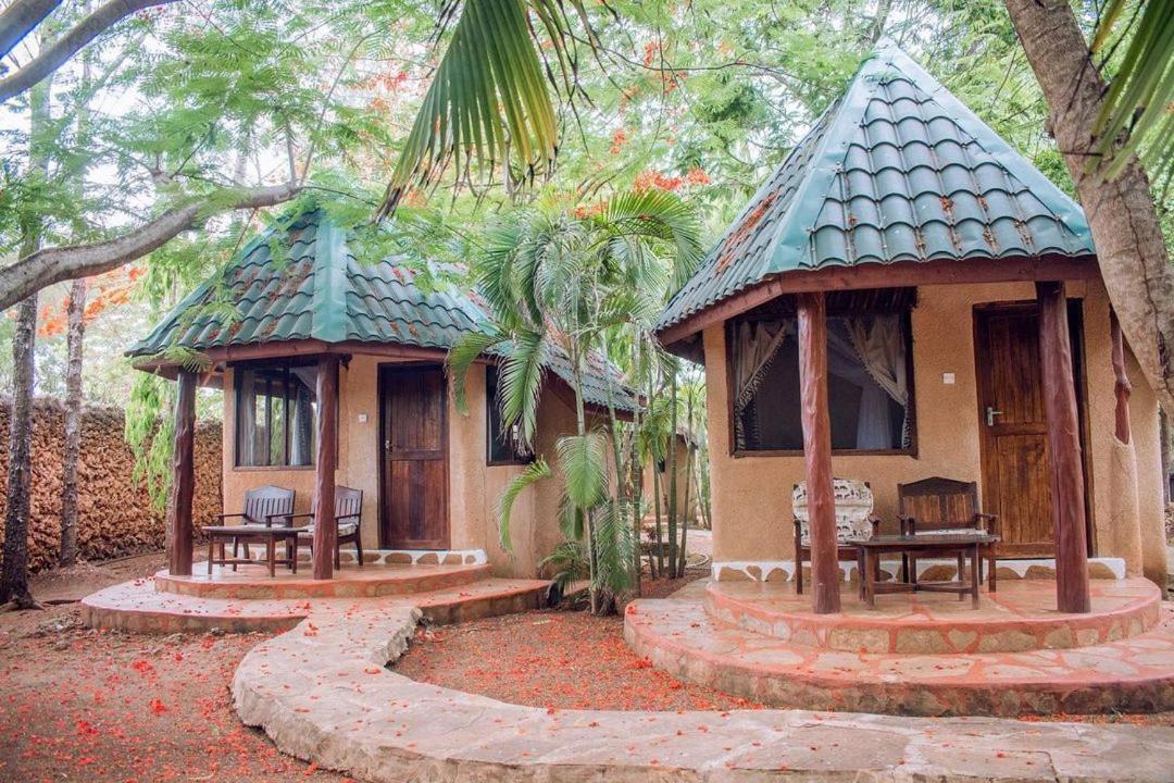 Kijani Cottages Diani Diani Beach Bagian luar foto